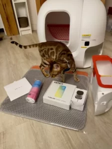 Lieferumfang des selbstreinigendes Katzenklo Petkit Pura Max mit Katze